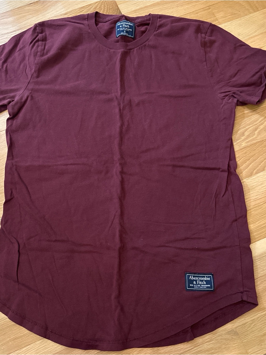 Abercrombie & Fitch Men's Deep Burgundy Crew Neck Tee